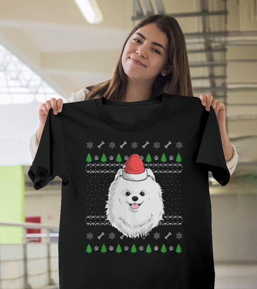 Pomeranian Dog Santa Claus Hat Christmas Pattern with Trees and Bones T-Shirt