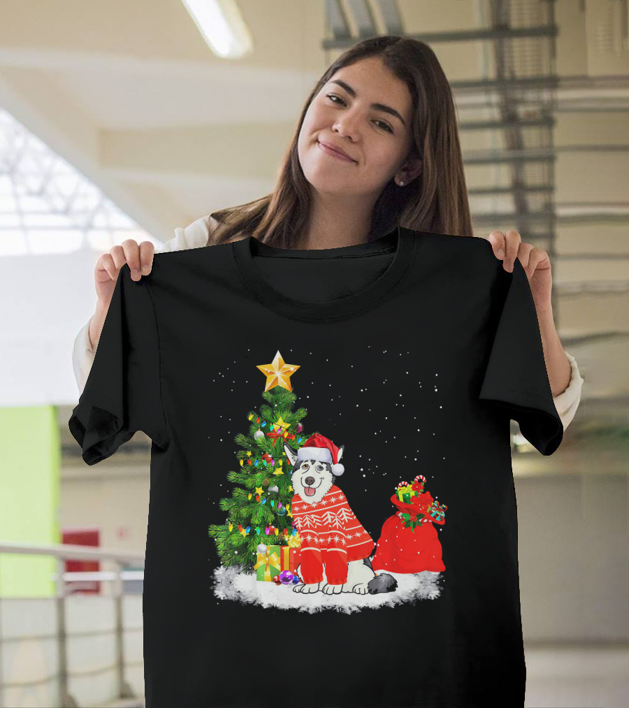 Husky Dog Christmas Tree Santa Hat Festive Lights T-Shirt