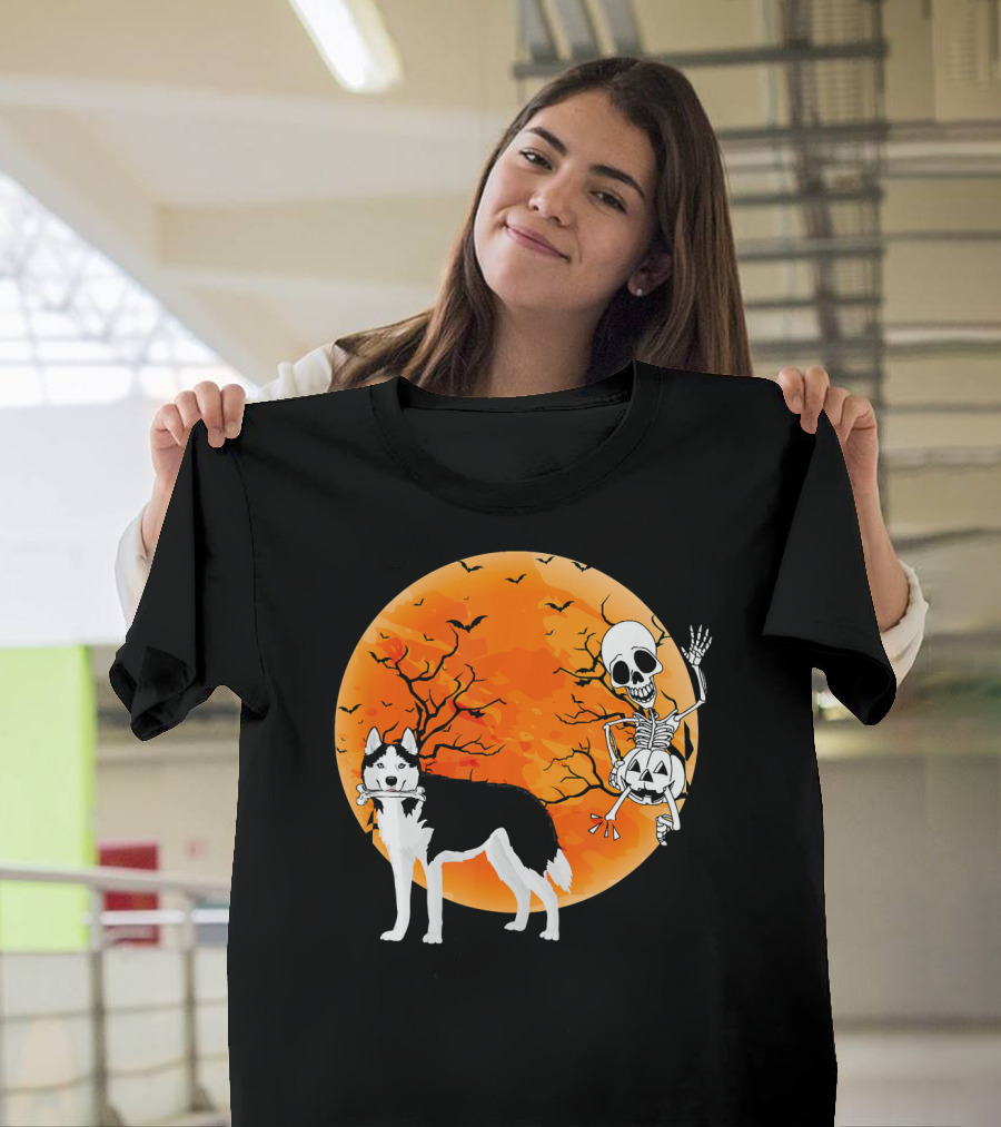 Funny Siberian Husky Dog and Skeleton Halloween Scene T-Shirt