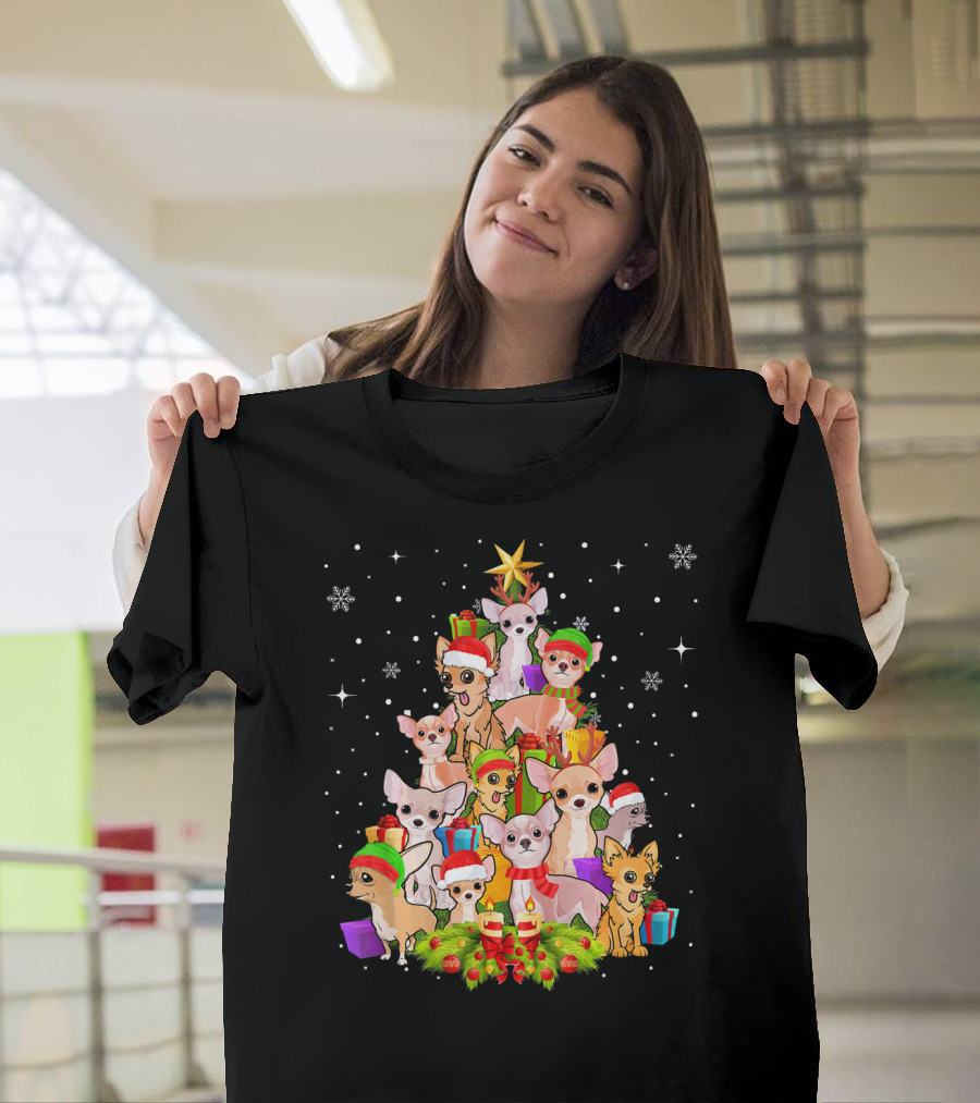 Chihuahua Dog Christmas Tree with Xmas Dogs and Presents T-Shirt