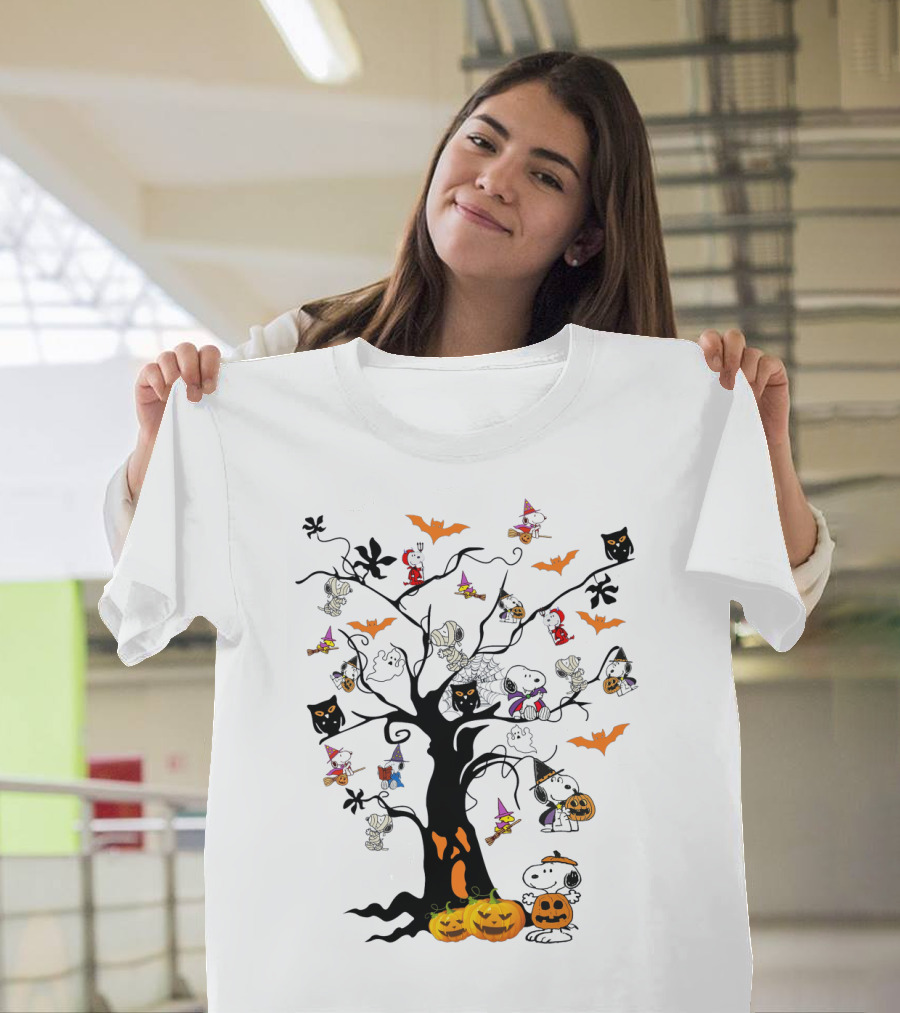 Peanuts Halloween Snoopy Pumpkin Costume Tree With Ghosts And Bats T-Shirt