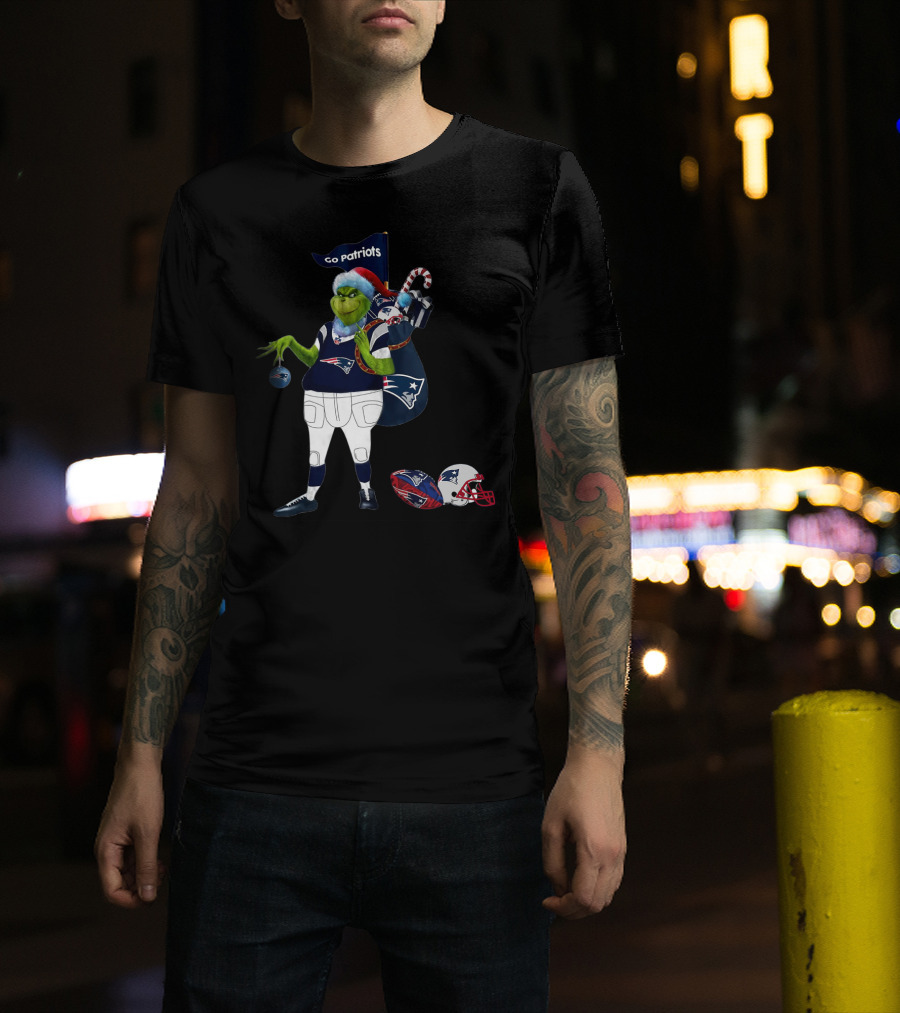 Santa Grinch New England Patriots Go Patriots Holiday Spirit Football Fans T-Shirt