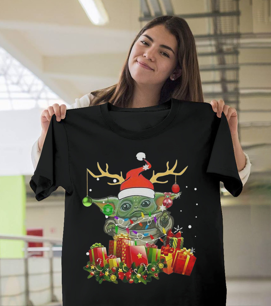 Christmas Baby Yoda Reindeer Antlers Gifts The Mandalorian T-Shirt