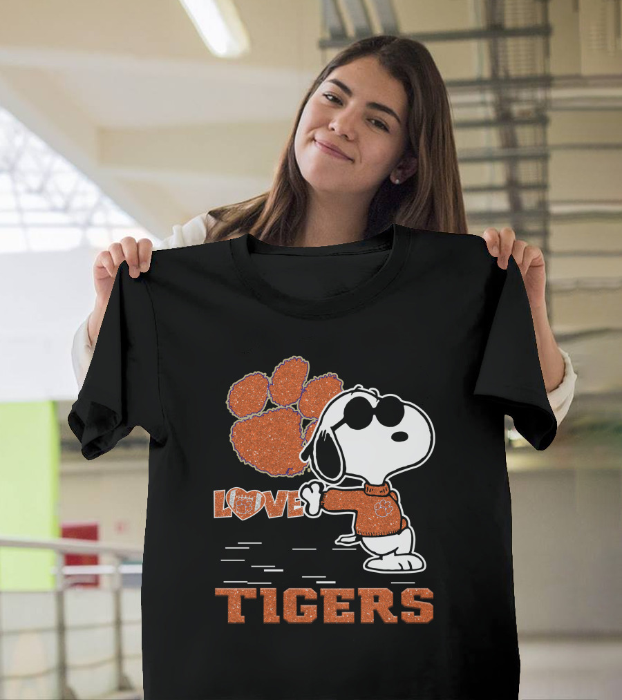 Snoopy Love Clemson Tigers Paw Prints T-Shirt
