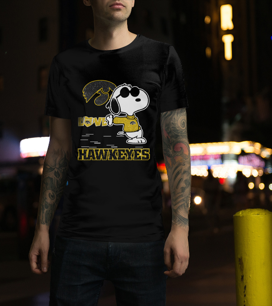 Snoopy Love Iowa Hawkeyes Football Fans Peanuts Ncaa T-Shirt