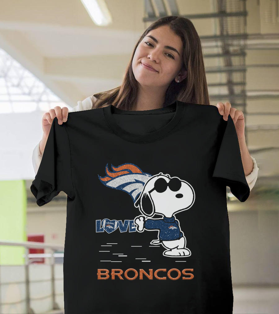 Snoopy Love Denver Broncos Nfl Fans T-Shirt