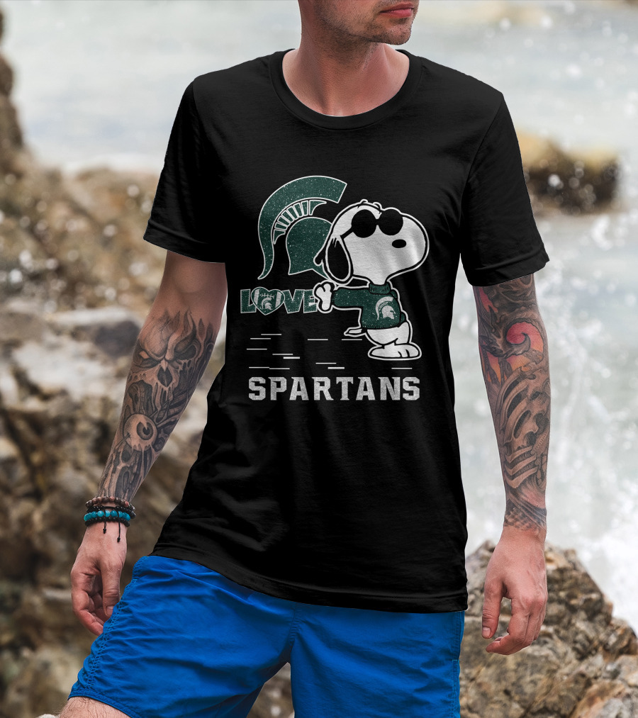 Snoopy Love Michigan State Spartans Emblem With Cool Pose T-Shirt