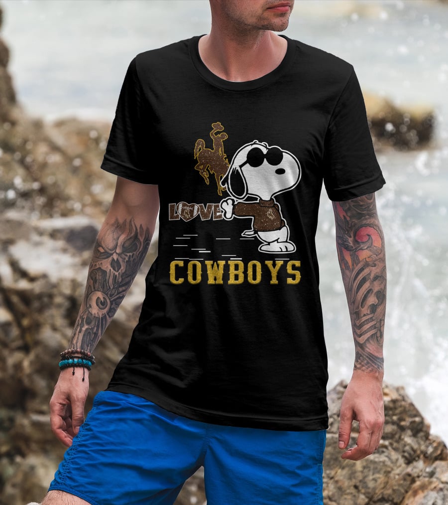 Snoopy Love Wyoming Cowboys Football Peanuts Character T-Shirt