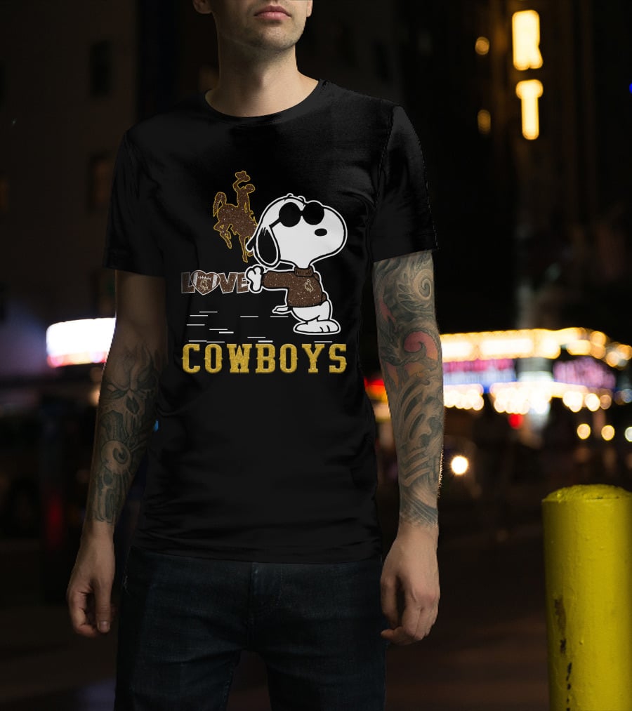 Snoopy Love Wyoming Cowboys Football Peanuts Character T-Shirt