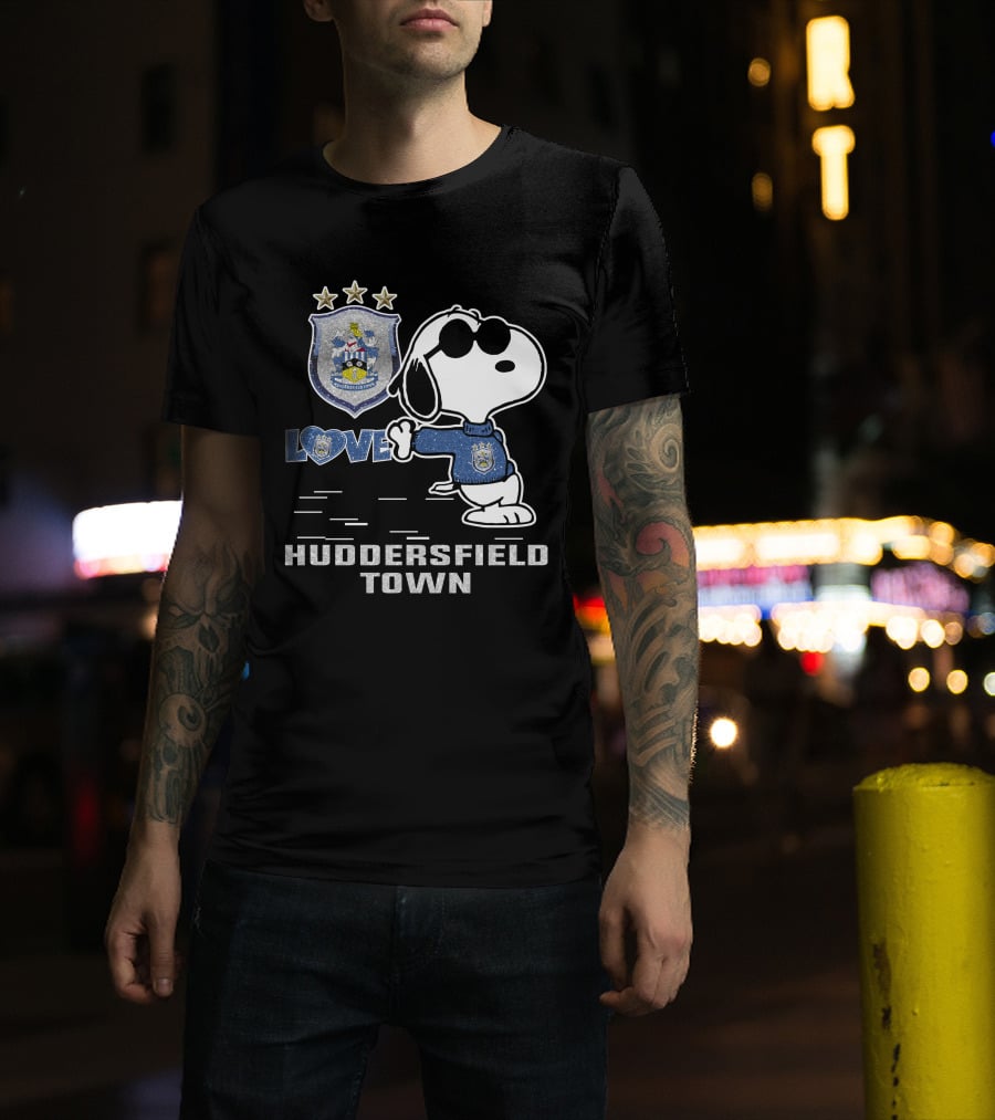 Snoopy Love Huddersfield Town Crest With Stars T-Shirt