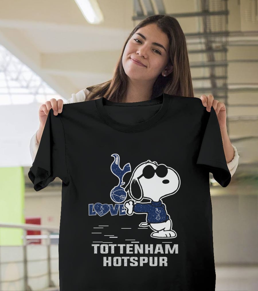 Snoopy Love Tottenham Hotspur Football Soccer Fan Style T-Shirt