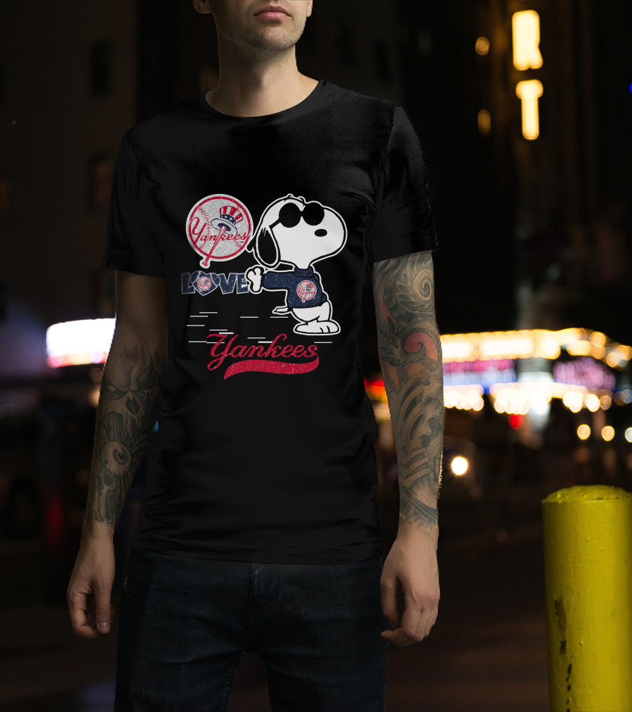 Snoopy Love Yankees T-Shirt