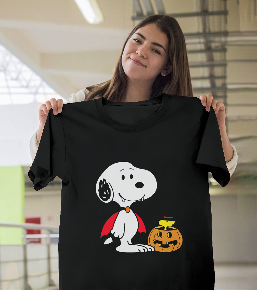 Snoopy Halloween Vampire With Woodstock In Pumpkin Hat T-Shirt