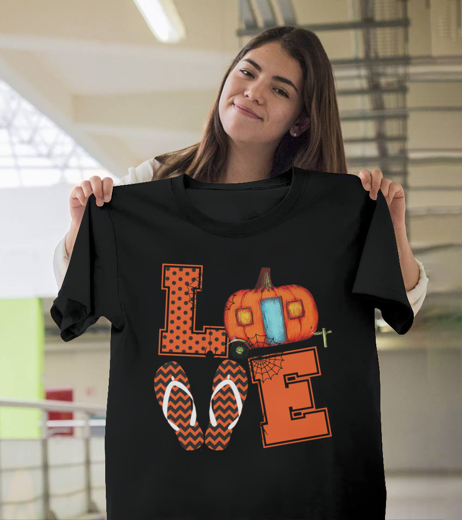 Love Halloween Camper With Pumpkin And Flip Flop T-Shirt