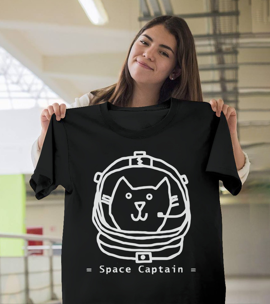 Space Captain Cat In Spacesuit T-Shirt