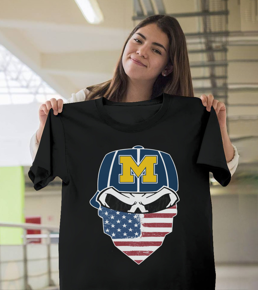 Wolverines Skulls M American Flag Bandana T-Shirt