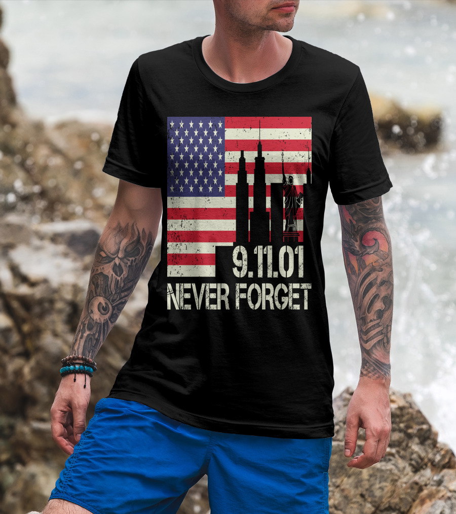 Vintage American Flag 9.11.01 Never Forget Statue Of Liberty And Twin Towers T-Shirt