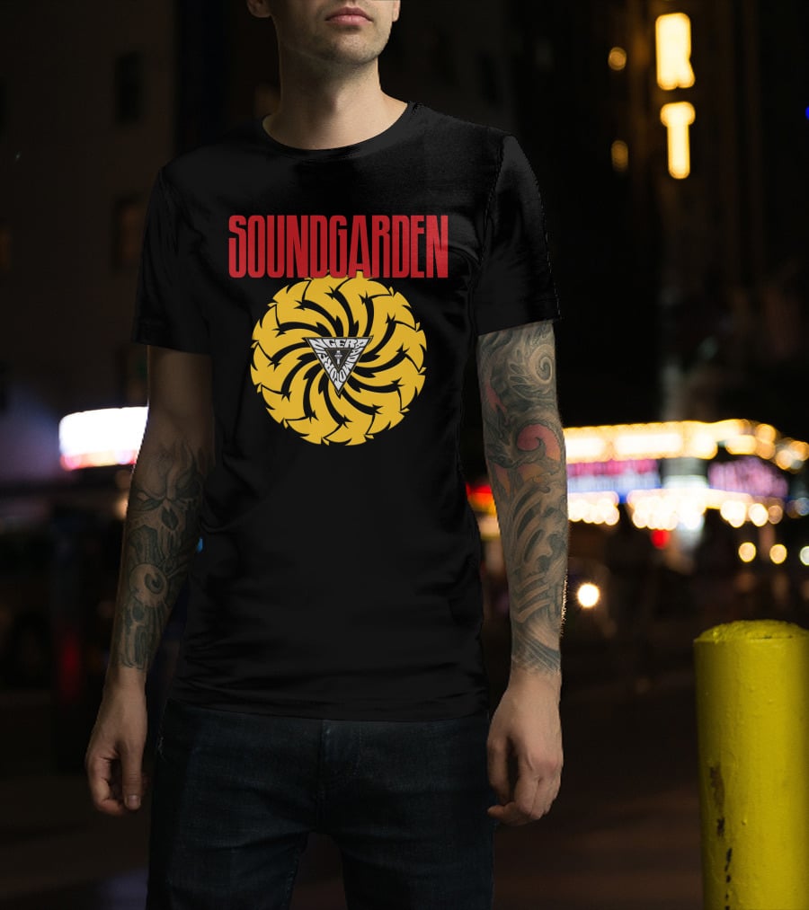 Soundgarden Badmotorfinger Yellow Spiral T-Shirt
