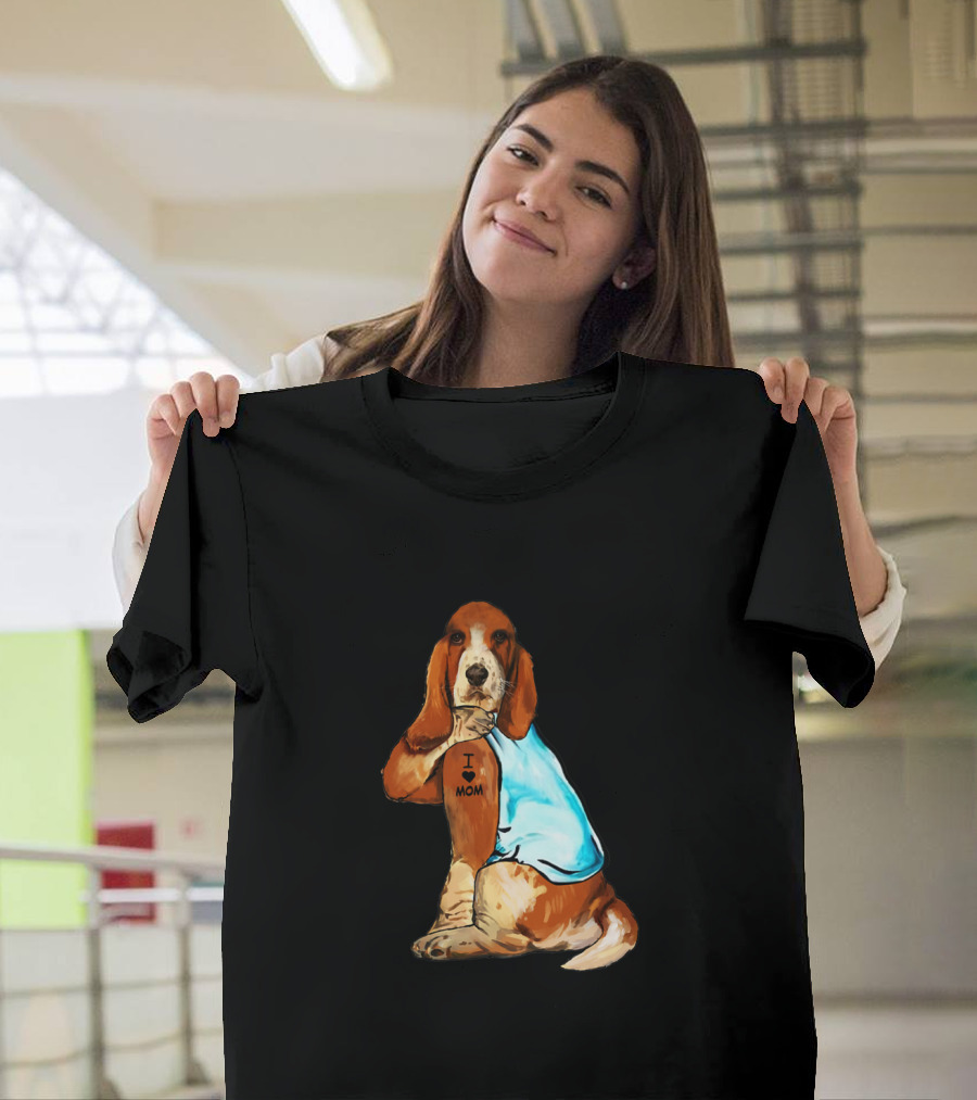 Basset Hound I Love Mom Tattoo Sitting T-Shirt