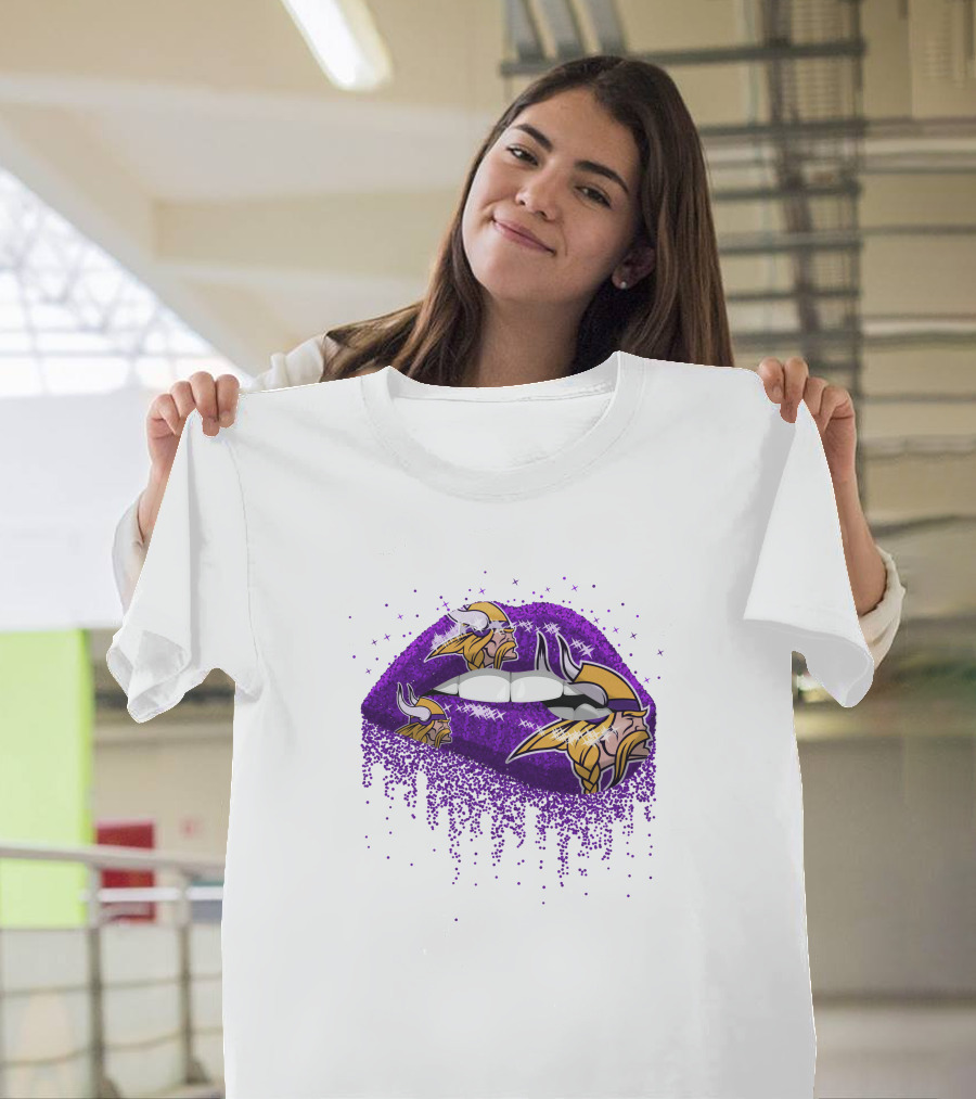 Minnesota Vikings Glitter Lips Viking Helmets T-Shirt
