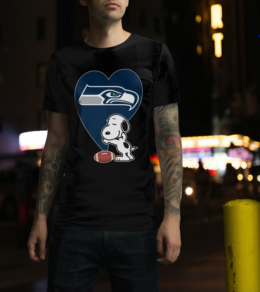 Seattle Seahawks Love Snoopy Football Hug T-Shirt