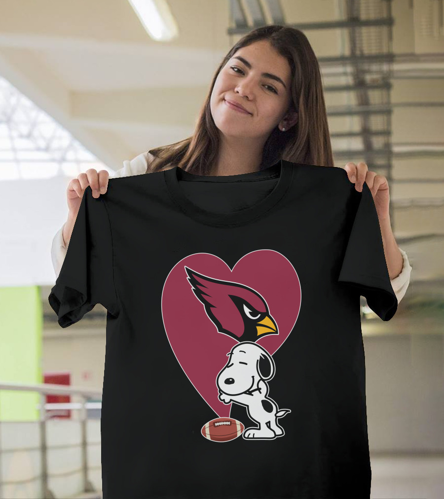Arizona Cardinals Snoopy Hug Football Heart T-Shirt