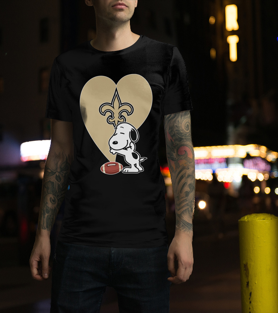 New Orleans Saints Snoopy Hug Heart Fleur-de-Lis Football T-Shirt