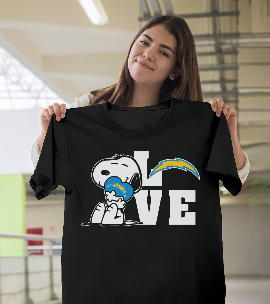 Snoopy Love Los Angeles Chargers Hugging Football Helmet T-Shirt