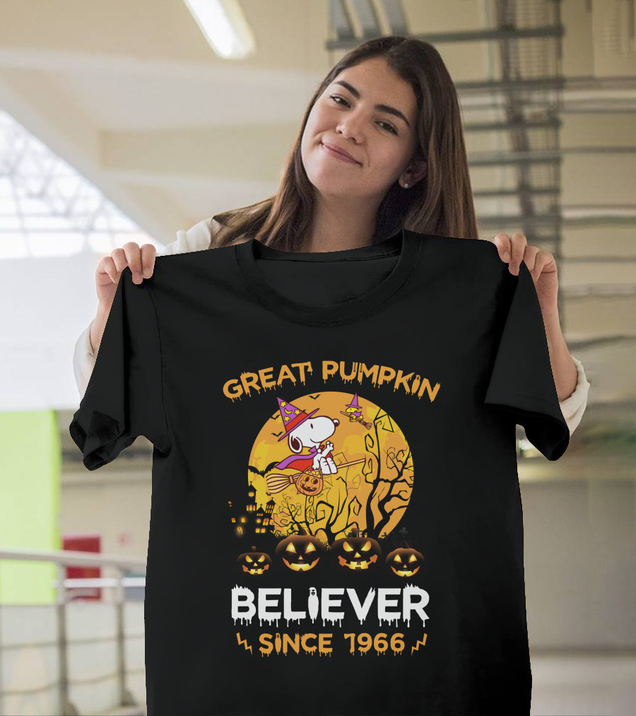 Great Pumpkin Believer Since 1966 Snoopy Halloween Flying Broomstick Moon Jack-O'-Lanterns T-Shirt