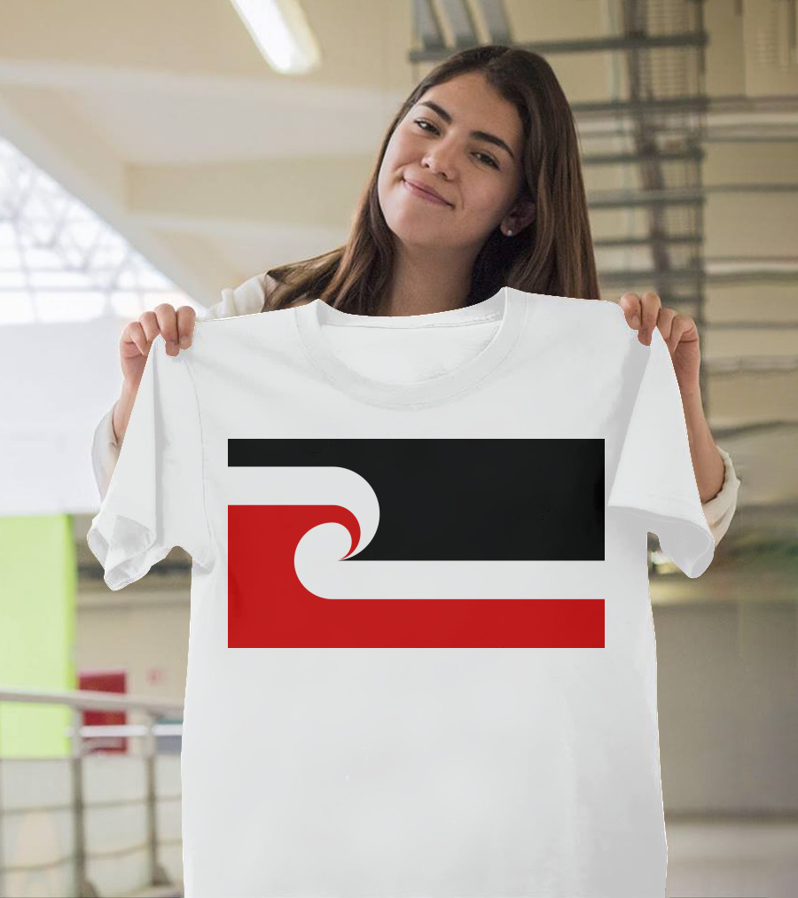 Maori Flag New Zealand Koru Symbol Black Red White T-Shirt