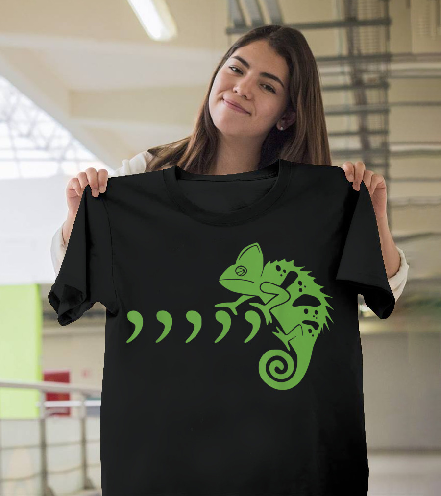 Coma Coma Coma Chameleon Funny Song Lyric Green Chameleon and Commas T-Shirt