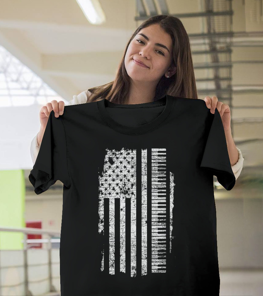 Piano Keyboard American Flag Pianist Music USA T-Shirt