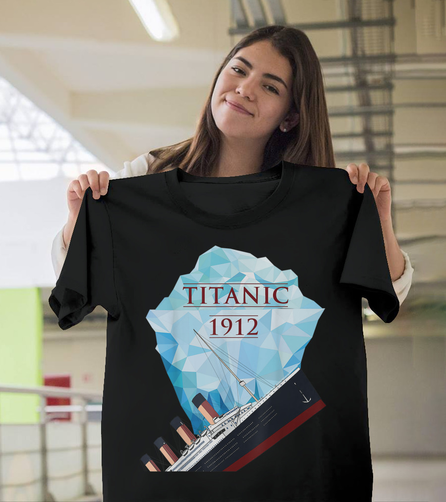 Titanic 1912 Vintage Voyage RMS Titanic April 1912 T-Shirt