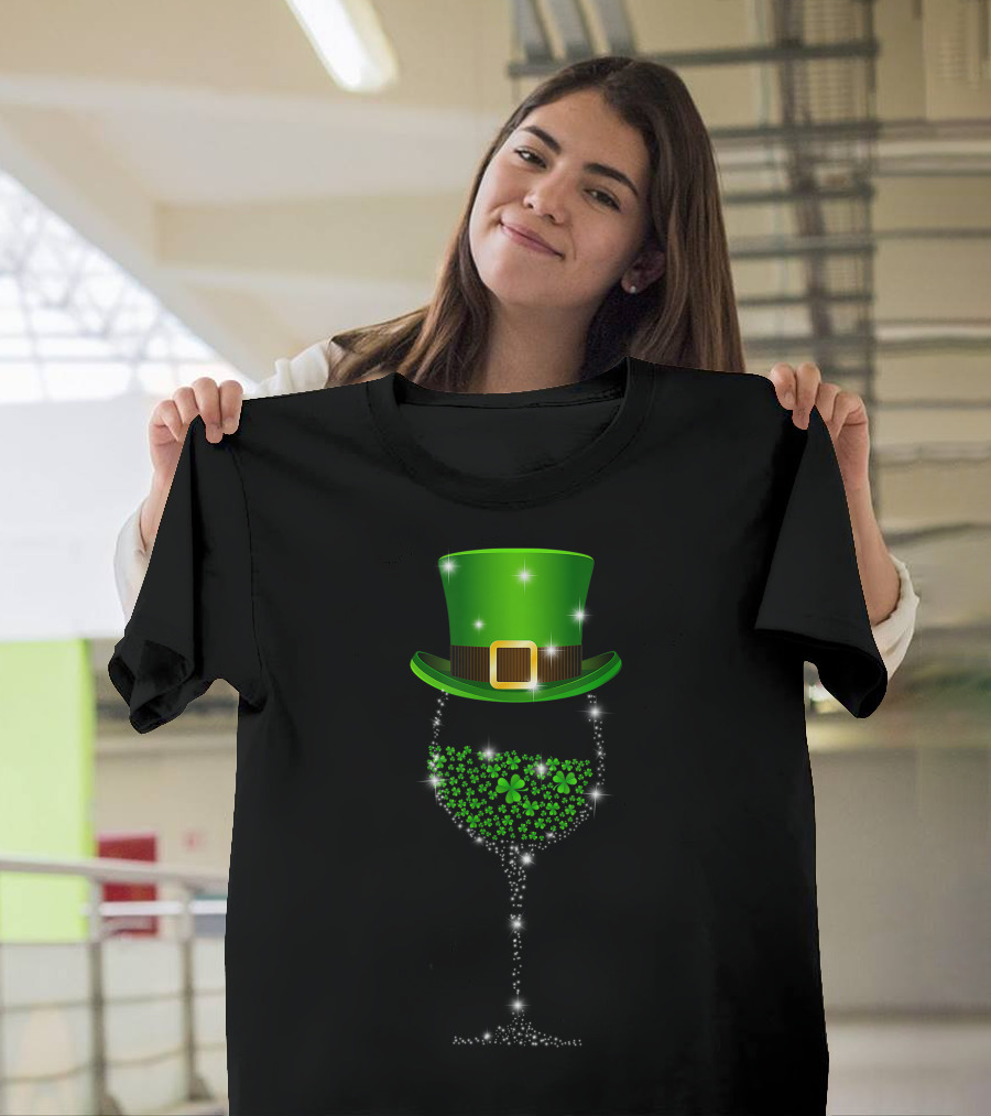 St. Patrick's Day Leprechaun Hat Shamrock Wine Glass T-Shirt