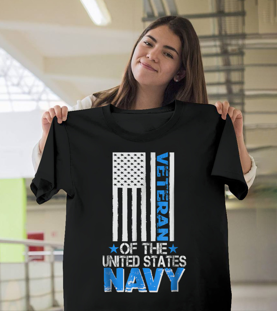 United States Navy Veteran American Flag T-Shirt
