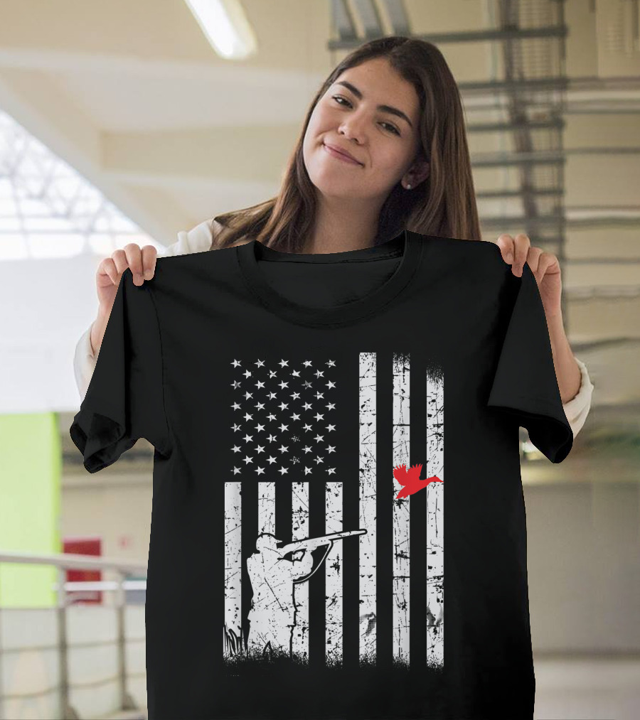 Duck Hunter American Flag USA Hunting Fishing Red Duck T-Shirt