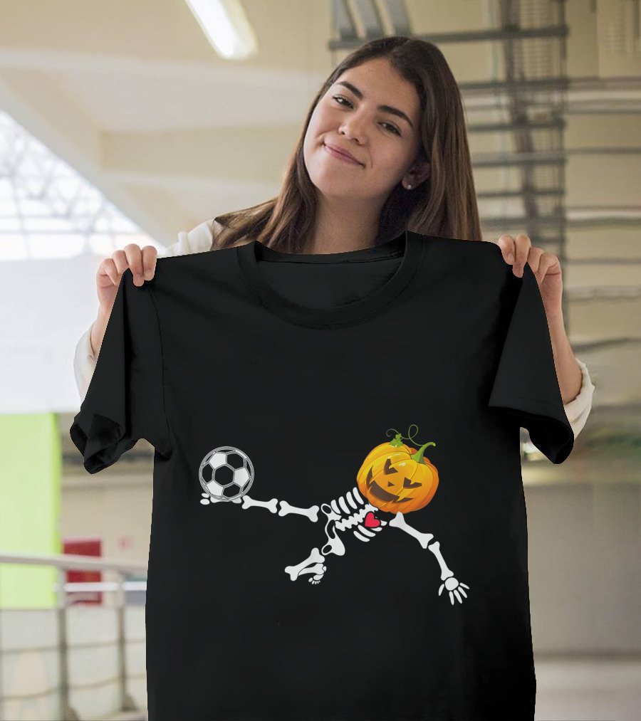 Soccer Skeleton Halloween Pumpkin Head Trick Kick T-Shirt