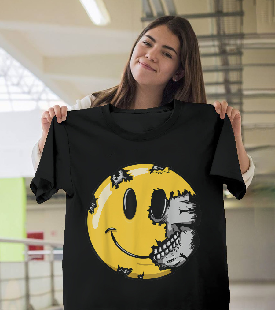 Halloween Scary Smiling Skull Smiley Face Skeleton T-Shirt