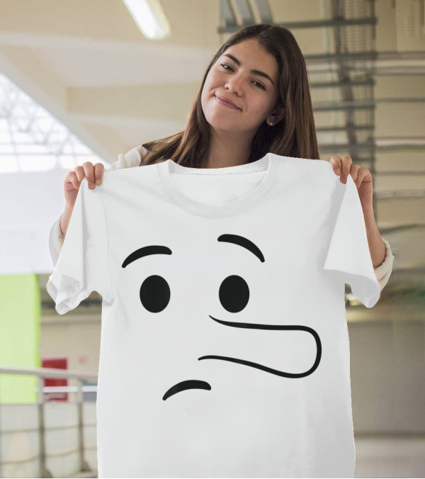 Long Nose Liar Lying Face Emoji Halloween Emoticon T-Shirt