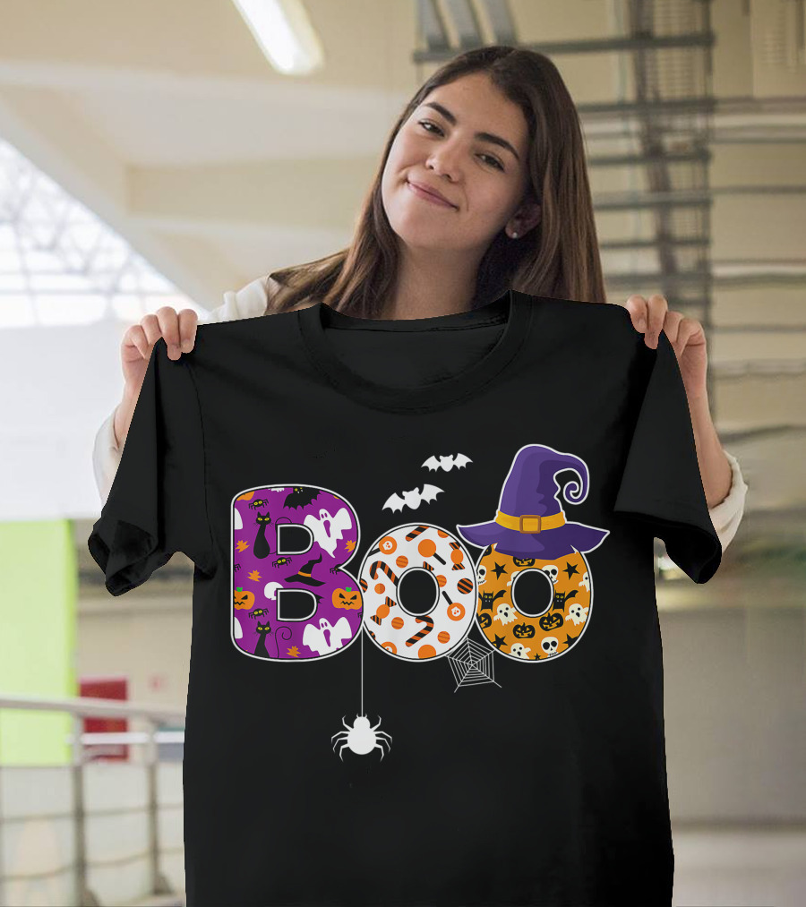 Boo Spider Web Witch Hat Bats Halloween Ghosts Pumpkins T-Shirt
