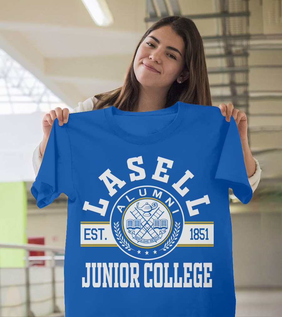 Lasell Junior College Alumni Est. 1851 Perissem Nece Fregerem T-Shirt