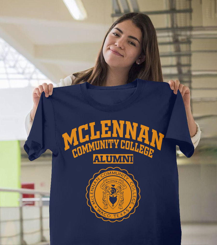 Mclennan Community College Alumni Waco Texas Seal Hoc Majorum Virtus T-Shirt