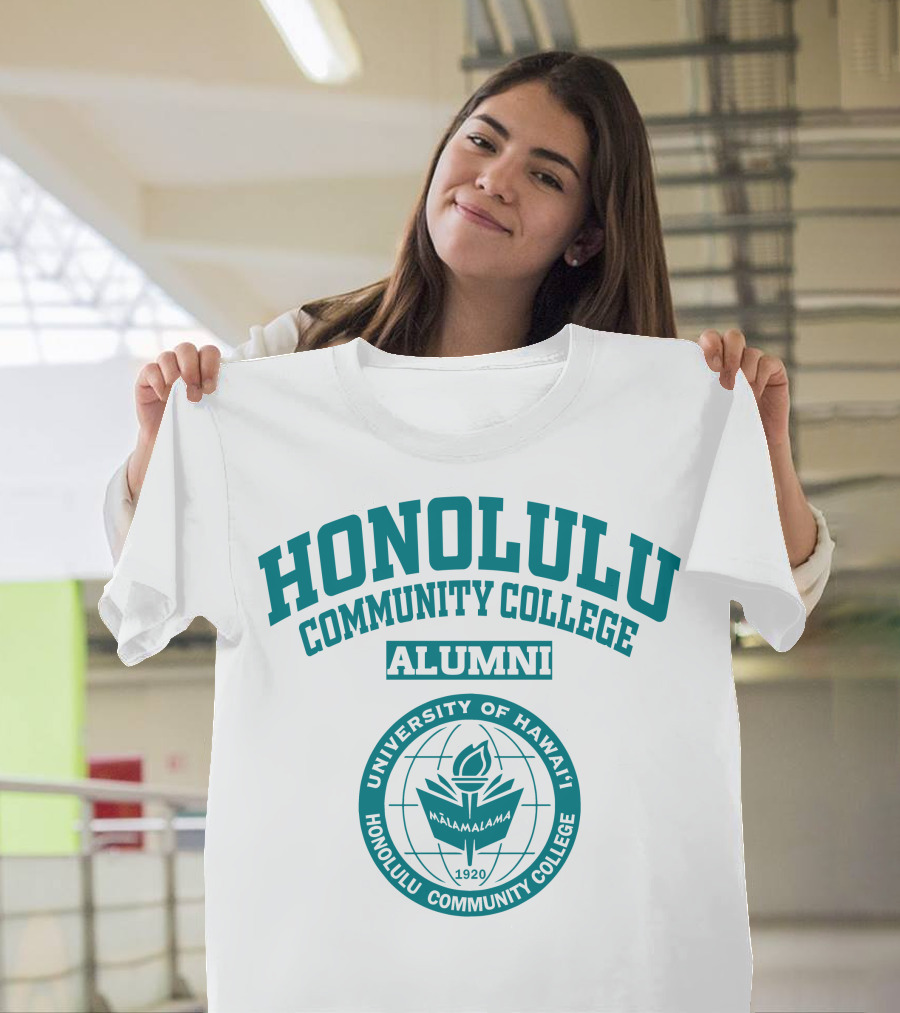 Honolulu Community College Alumni University Of Hawai'i Mālamalama 1920 T-Shirt