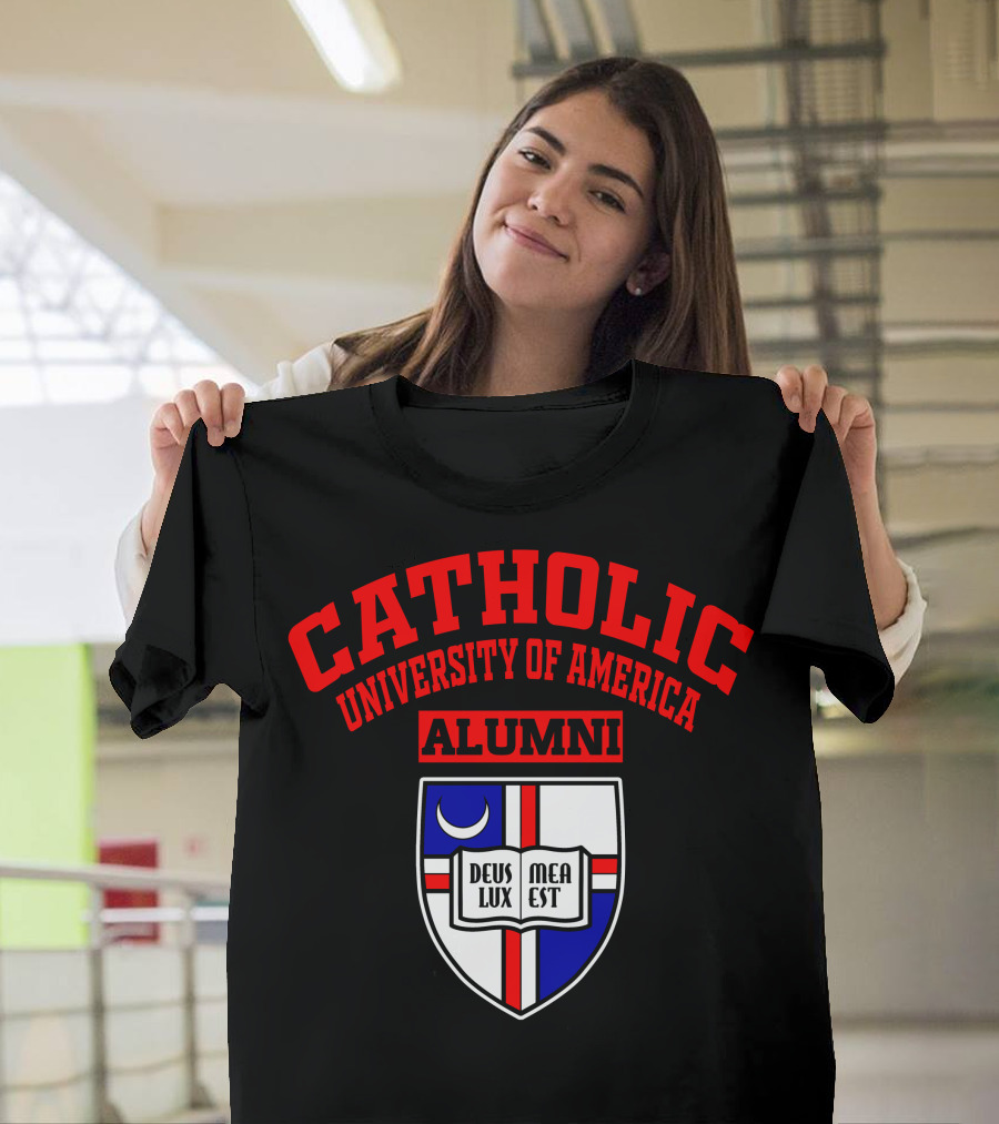 Catholic University of America Alumni Deus Lux Mea Est Crest T-Shirt