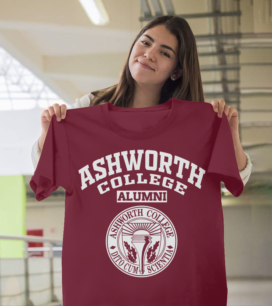 Ashworth College Alumni Dito Cum Scientia Seal T-Shirt
