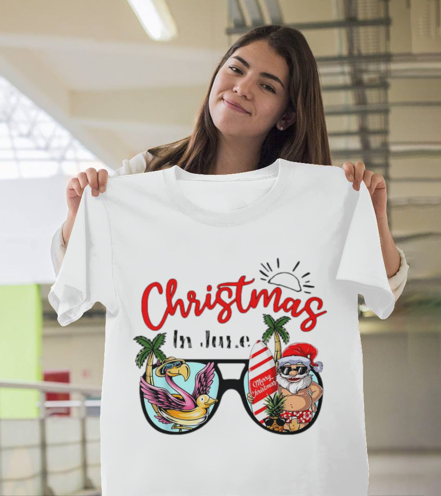 Christmas in June Sunglasses Santa Flamingo Merry Christmas Summer Vacation T-Shirt