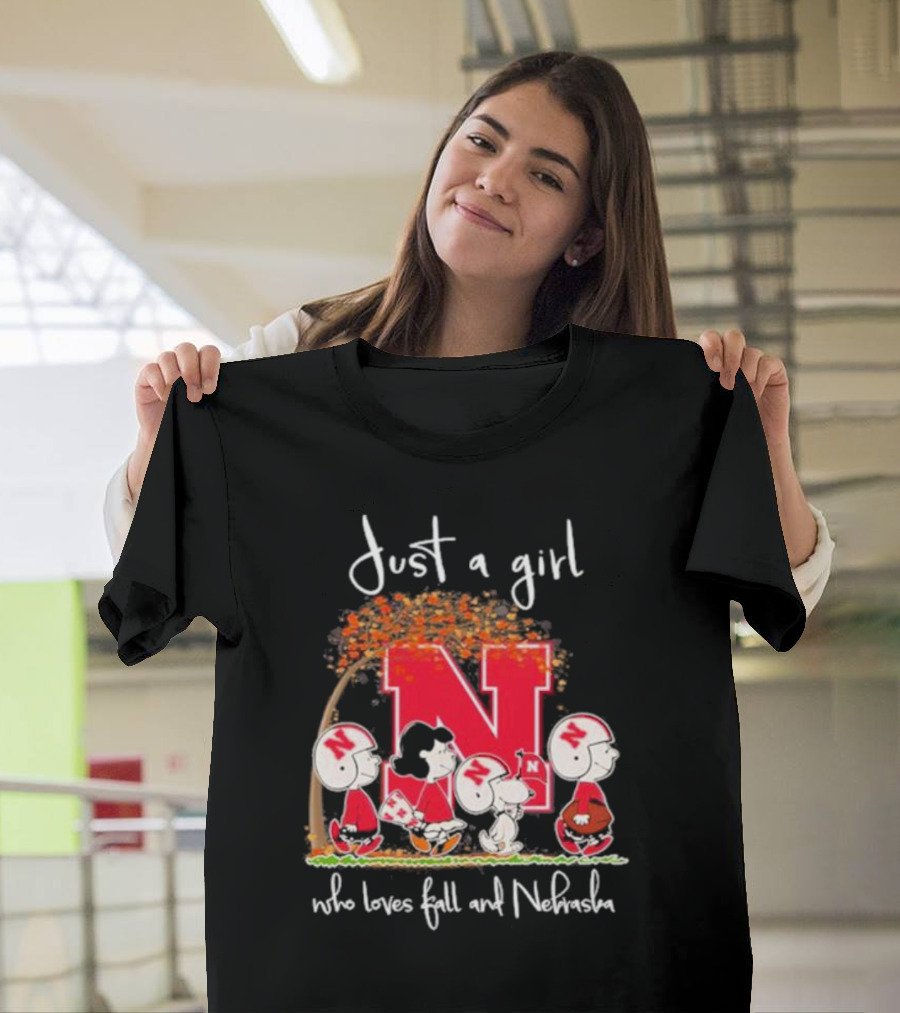 Just A Girl Who Loves Fall And Nebraska Peanuts Gang Football T-Shirt