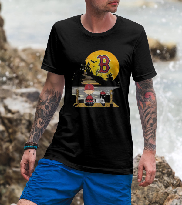 Snoopy And Charlie Brown Boston Red Sox Halloween Moon Scene T-Shirt