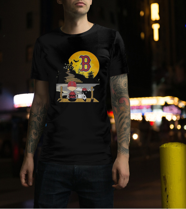 Snoopy And Charlie Brown Boston Red Sox Halloween Moon Scene T-Shirt
