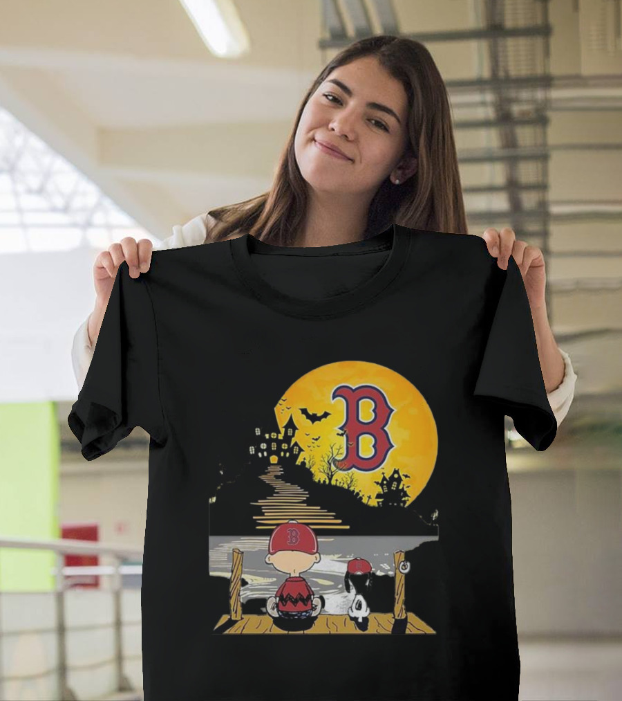 Snoopy and Charlie Brown Boston Red Sox Halloween Moon Scene T-Shirt